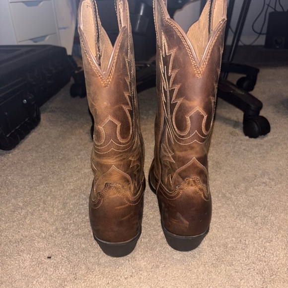 Ariat R toe Brown Boots - Picture 3 of 8